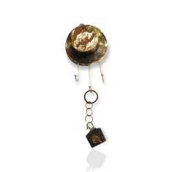 Wall key case brass with hat 