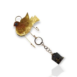 Wall key case brass with dove 