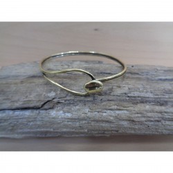 Silver bracelet with wire 