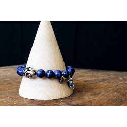 Silver bracelet with lapis lazuli 