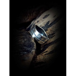 Silver ring - with line